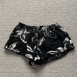 Amuse Society shorts